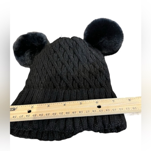 NWT double pompom fleece lined cable knit hat - Picture 3 of 4